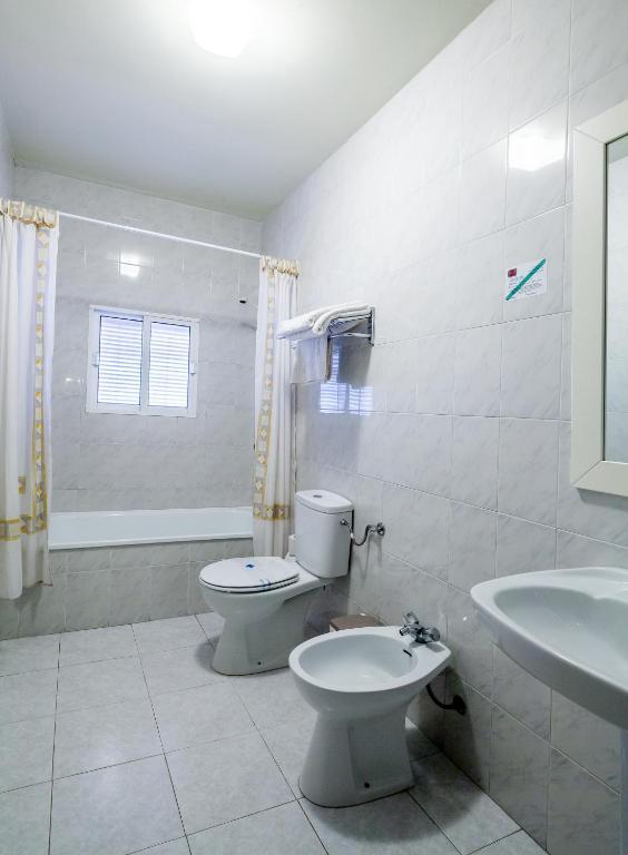 Hostal El Caballo Blanco Osuna Habitación foto